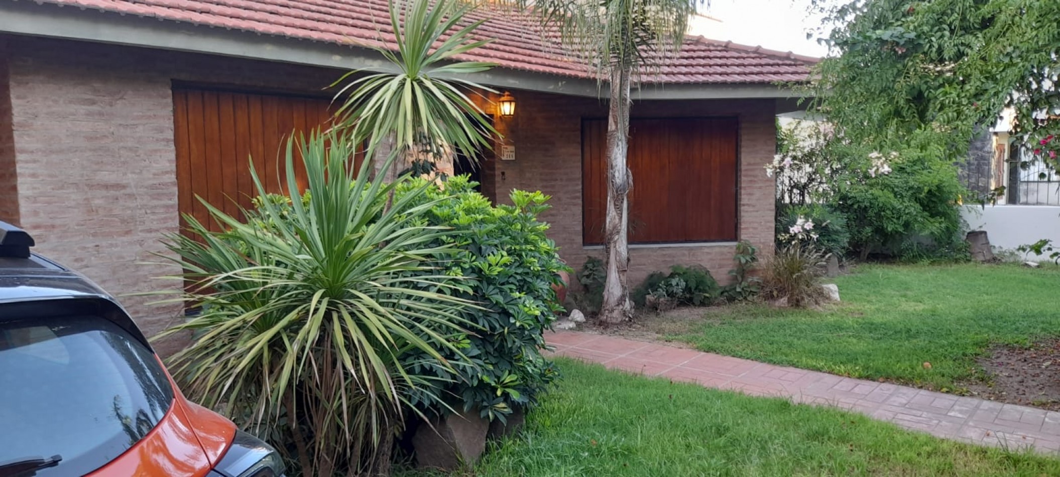 ALQUILER Importante propiedad Barrio Marquez de Sobremonte 3 dorm.