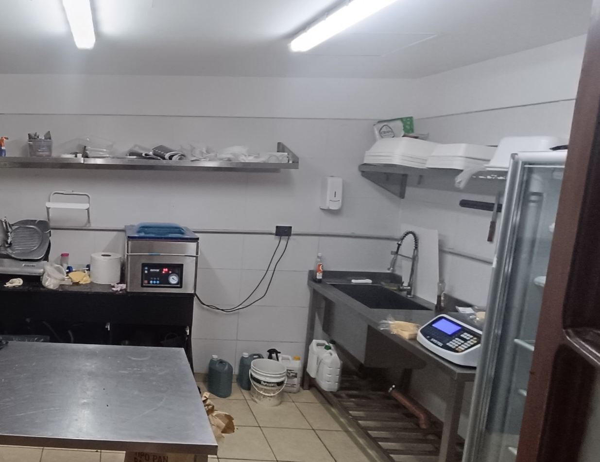 ALQUILER Excelente Local Comercial Sobre Bv. Chacabuco Barrio Nueva Cordoba