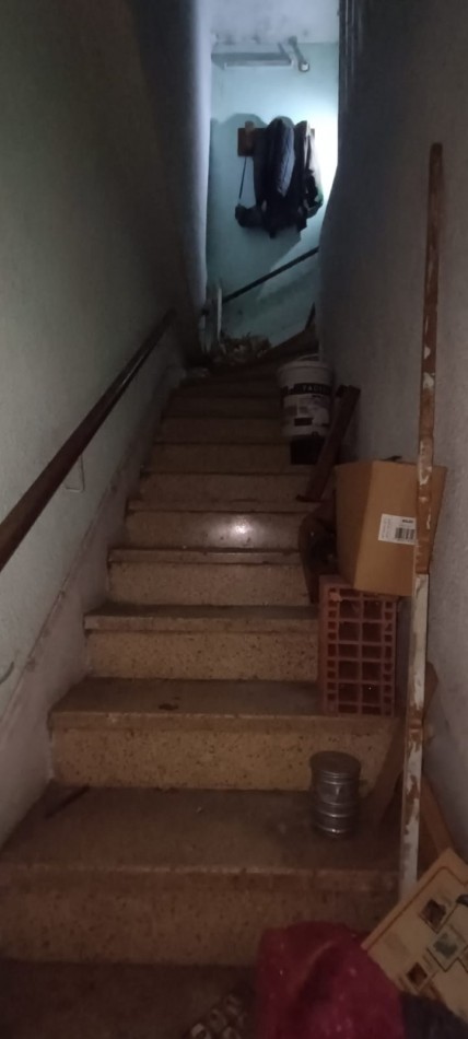 OPORTUNIDAD, INMUEBLE A RECICLAR, CASA + 3 LOCALES + 2 DEPARTAMENTOS