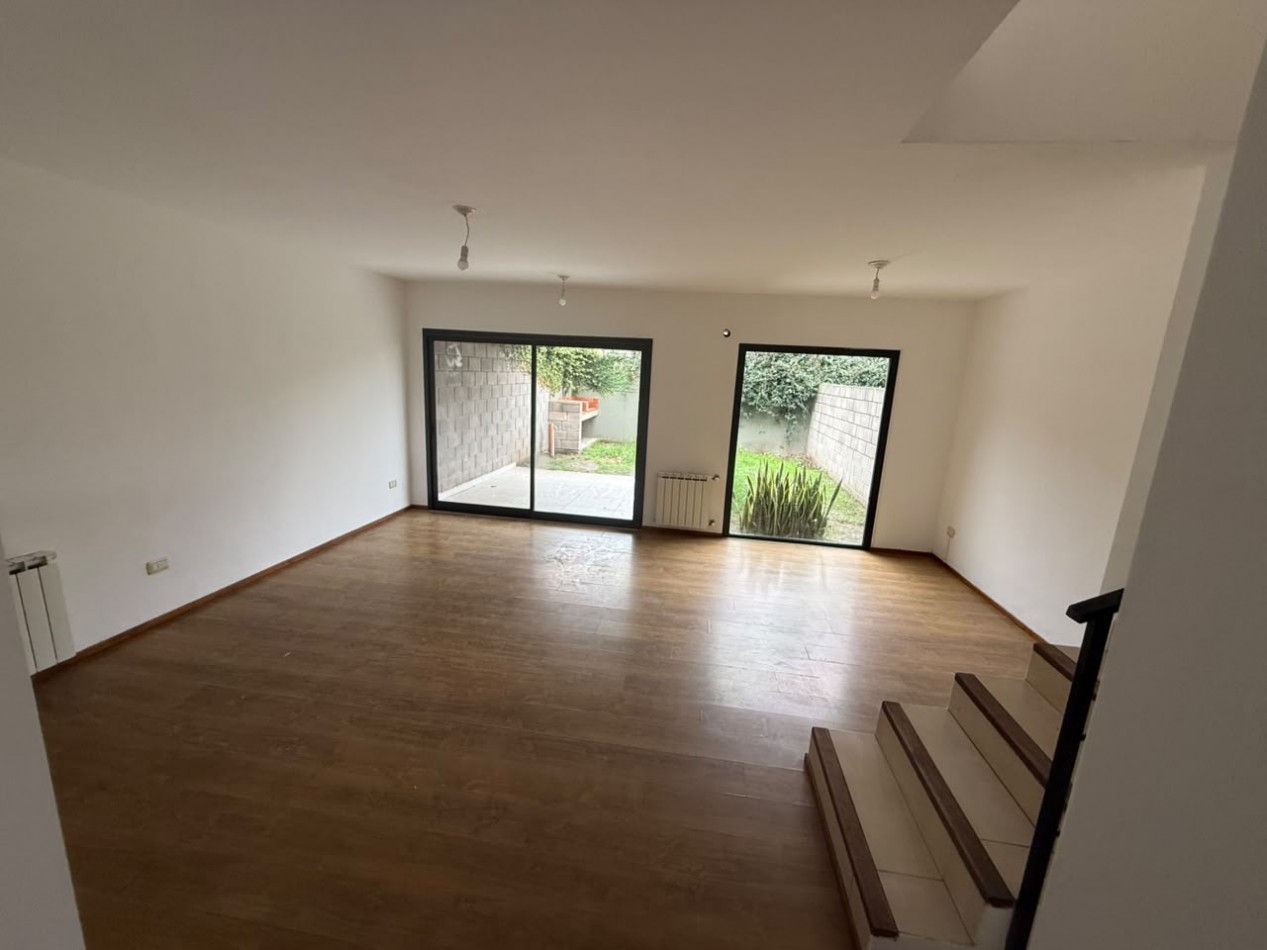 ALQUILER Duplex 3 dormiotrios, 3 baños barrio cerrado Claros del Bosque