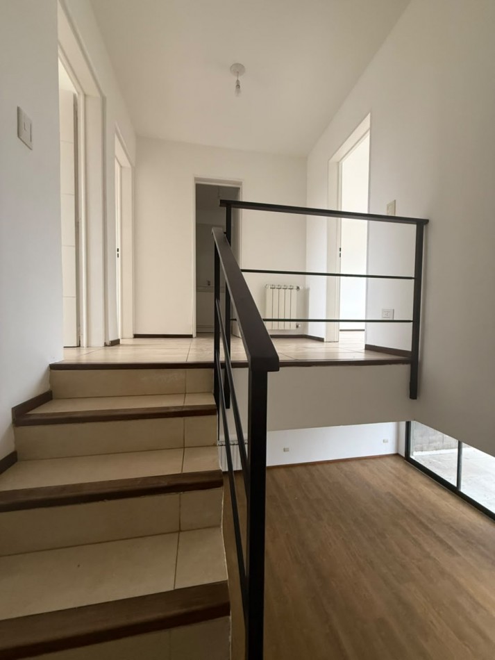 ALQUILER Duplex 3 dormiotrios, 3 baños barrio cerrado Claros del Bosque